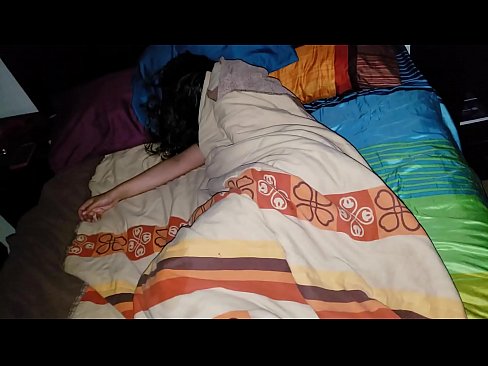 ❤️ Styfsoan bespot syn jonge styfmem wylst se sliept. ❌ Kwaliteitsporno op fy.ladyxxxporno.ru ️❤